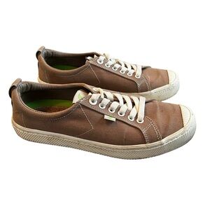 Cariuma OCA Men’s 9 Women’s 10.5 Low Canvas Sneakers Burnt Sand Brown